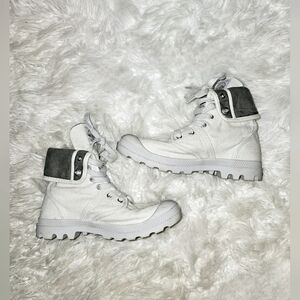 Palladium Women's "Baggy Canvas Boot" in Vapor/Metal - Brand New!